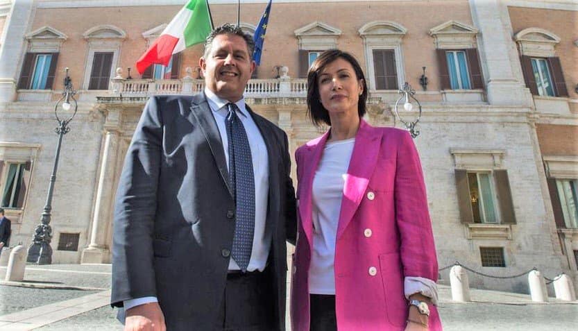 Metti una sera a cena… per ricostruire la parte mancante del centrodestra