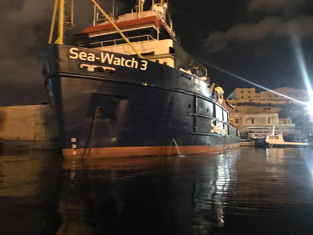 Il “sistema” dell’immigrazione clandestina all’attacco dell’ “anello debole” italiano