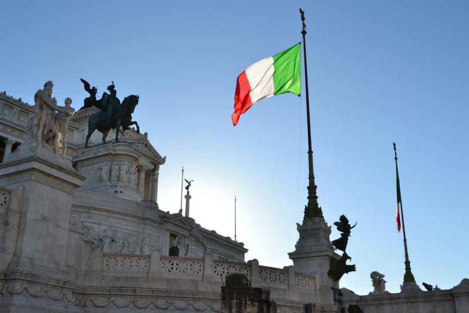 Viva l’Italia, il Tricolore simbolo di libertà