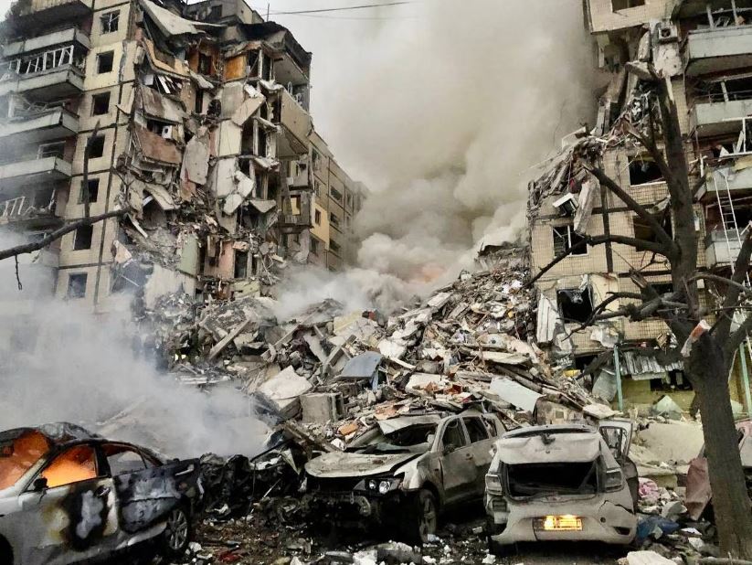 Missili su Dnipro, la feccia russa continua ad ammazzare civili in Ucraina